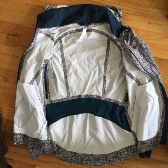 Lululemon Runaway Jacket Pebble Print - Picture 5 of 6
